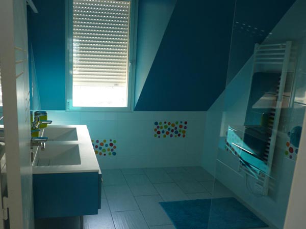 Aménagement salle de bain sous combles - Entreprise de maçonnerie à Laval Mayenne Fougères et Ernée
